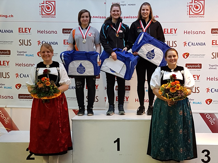 Sarina gewinnt Silber.